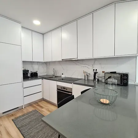 Marina Modern Suite *